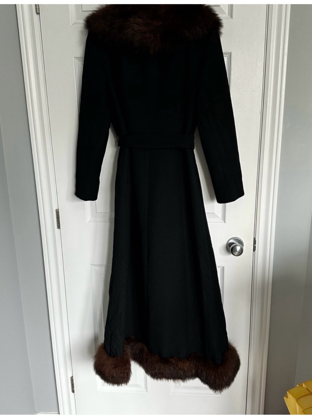 Classic Black Women's Coat with Brown Fur Trim - Picture 4 of 14
